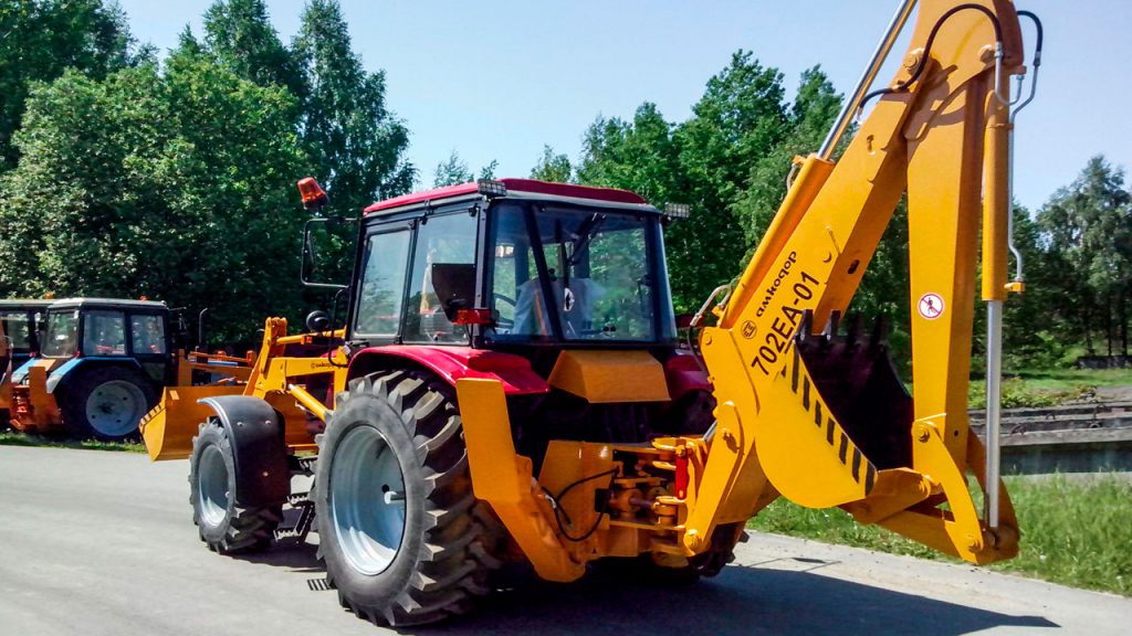 Экскаваторы-погрузчики Амкодор 702ЕА и Амкодор 702ЕА-01